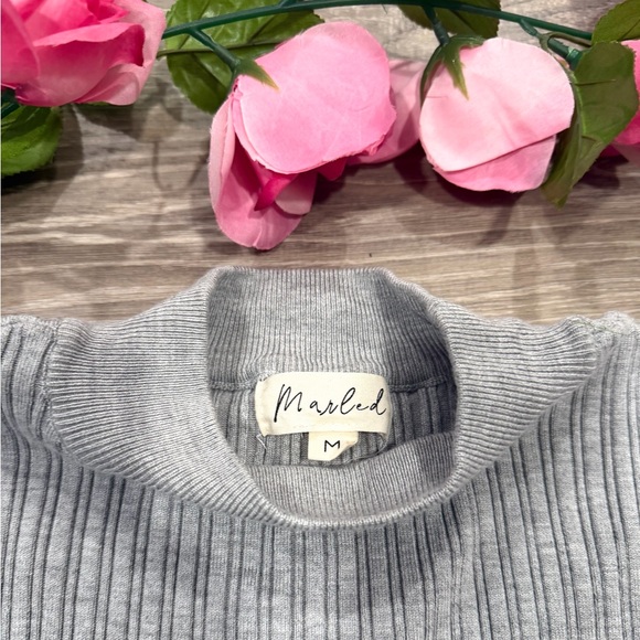 Modern Minimalist Normcore Scandi Clean Girl Monochromatic Gray Ribbed High Neck - Picture 3 of 9